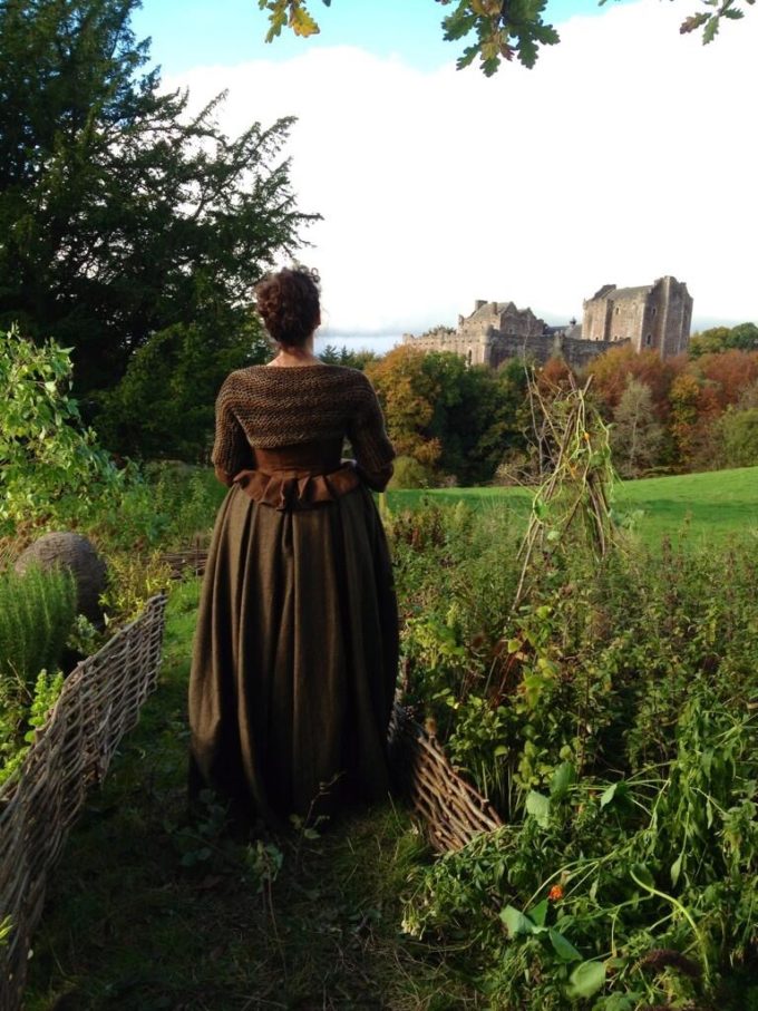 INNER WILD Caledonia Shrug, original Outlander garment, worn by Claire, KNITTING PATTERN - Image 3