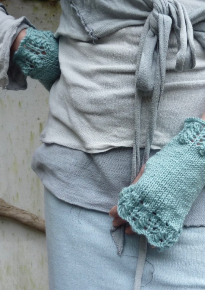 INNER WILD Hushinish Mitts KNITTING PATTERN - Image 6