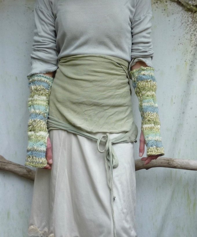 INNER WILD Waterlily Arm Warmers KNITTING PATTERN - Image 3