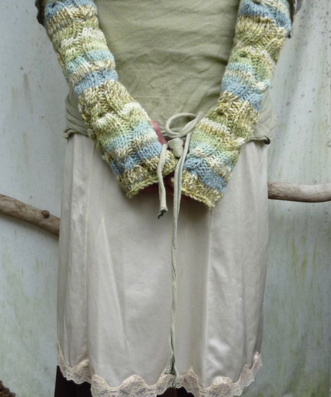 INNER WILD Waterlily Arm Warmers KNITTING PATTERN - Image 7
