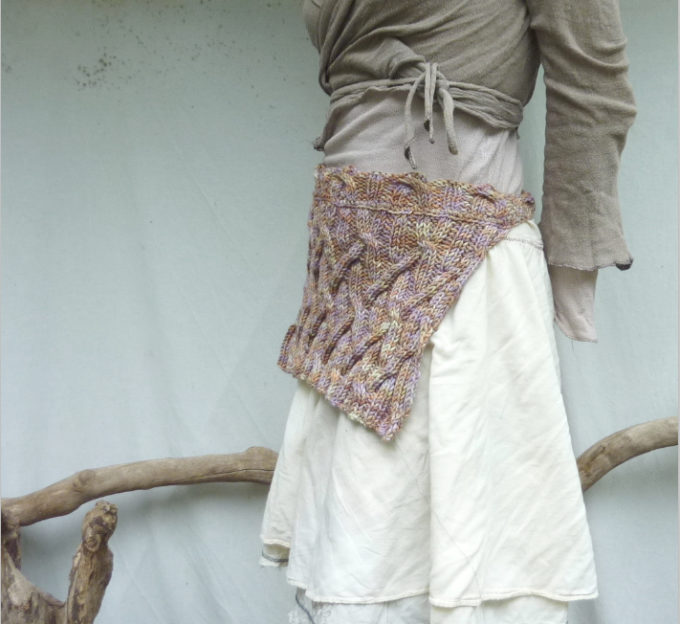 INNER WILD Ancestors Apron KNITTING PATTERN - Image 3